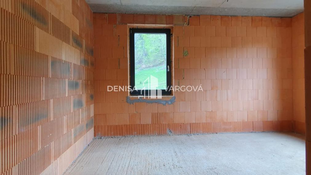 Na predaj novostavba slnečného RD v BB - obec Malachov