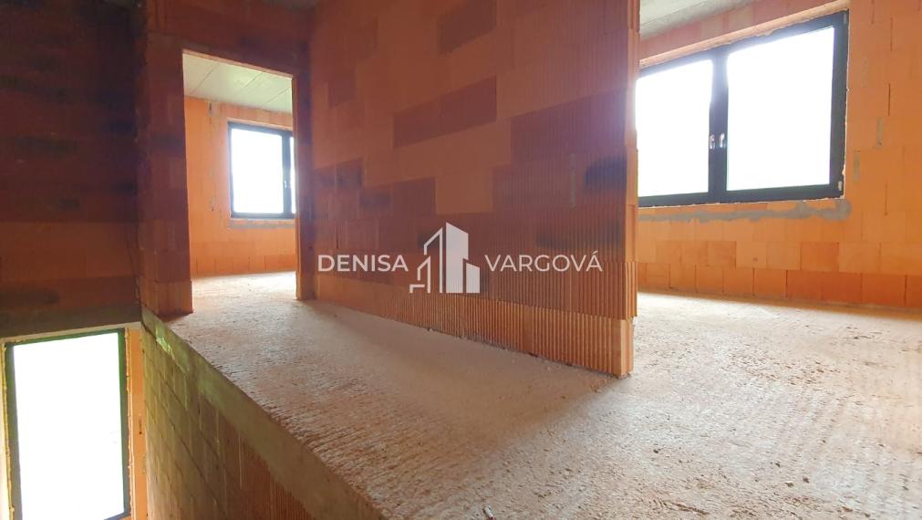 Na predaj novostavba slnečného RD v BB - obec Malachov