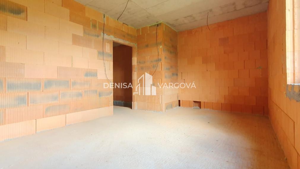 Na predaj novostavba slnečného RD v BB - obec Malachov