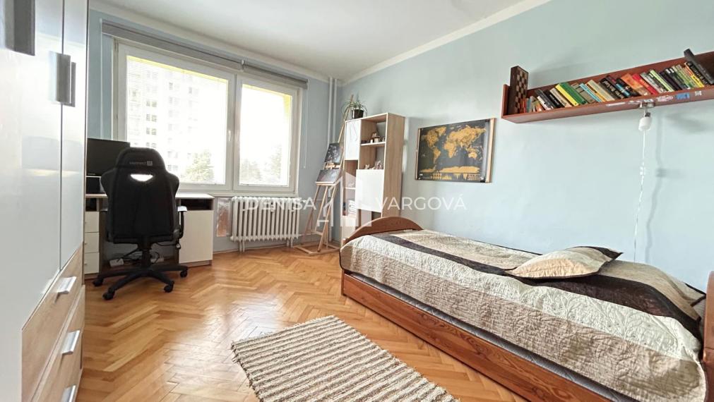 PREDANÉ- 3i byt s tromi loggiami v RS - 107,46 m²