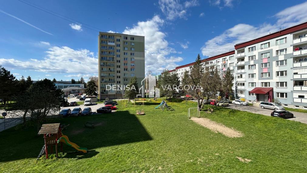 PREDANÉ- 3i byt s tromi loggiami v RS - 107,46 m²