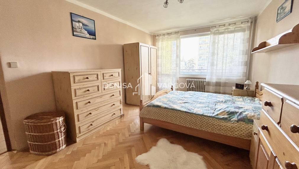 PREDANÉ- 3i byt s tromi loggiami v RS - 107,46 m²