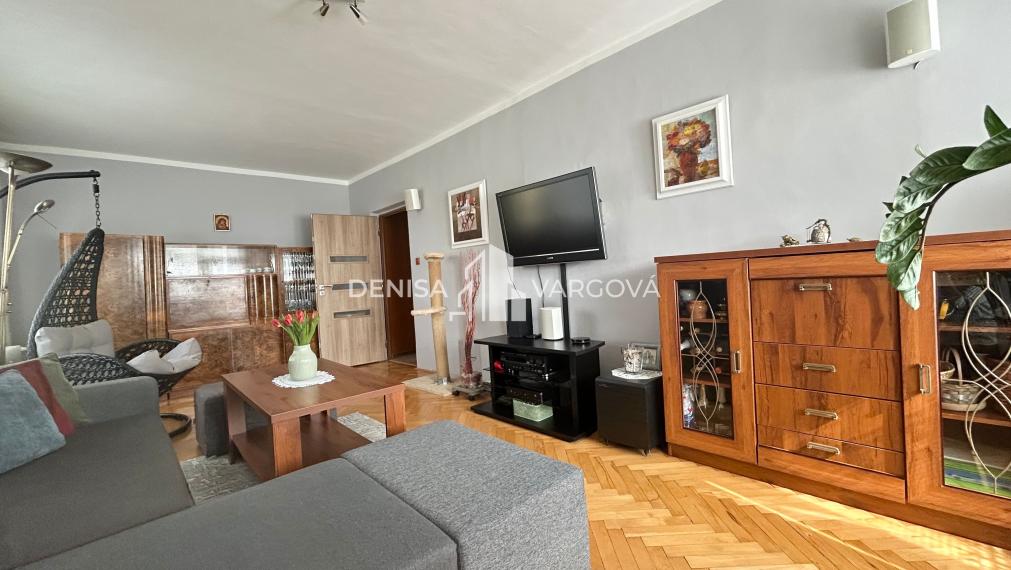 PREDANÉ- 3i byt s tromi loggiami v RS - 107,46 m²