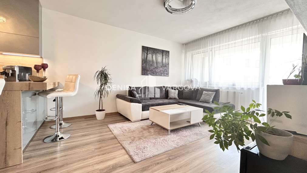 Prenájom: TOP bývanie, 2i byt na Belvederi, BB - 66,85m² s loggiou a garážovým státím