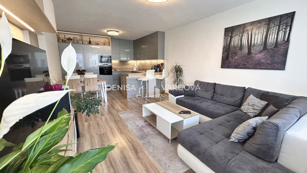 Prenájom: TOP bývanie, 2i byt na Belvederi, BB - 66,85m² s loggiou a garážovým státím