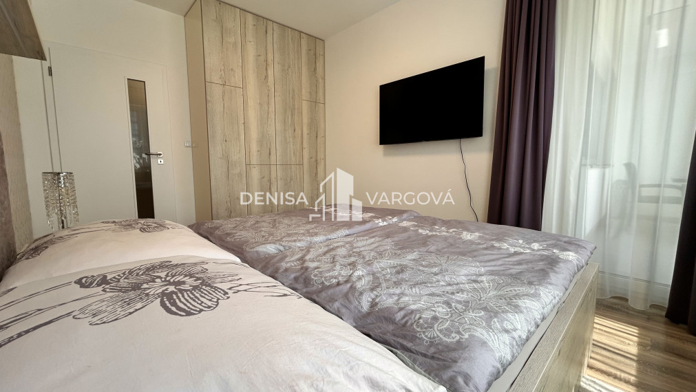 Prenájom: TOP bývanie, 2i byt na Belvederi, BB - 66,85m² s loggiou a garážovým státím