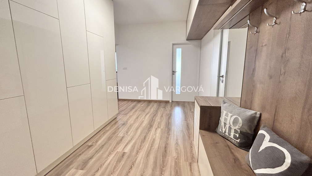 Prenájom: TOP bývanie, 2i byt na Belvederi, BB - 66,85m² s loggiou a garážovým státím