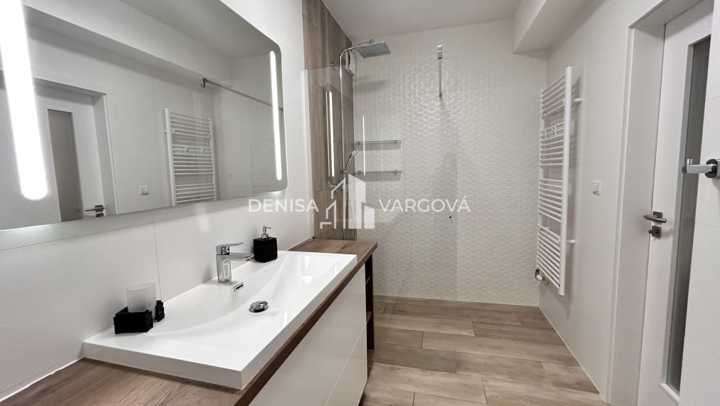 Prenájom: TOP bývanie, 2i byt na Belvederi, BB - 66,85m² s loggiou a garážovým státím