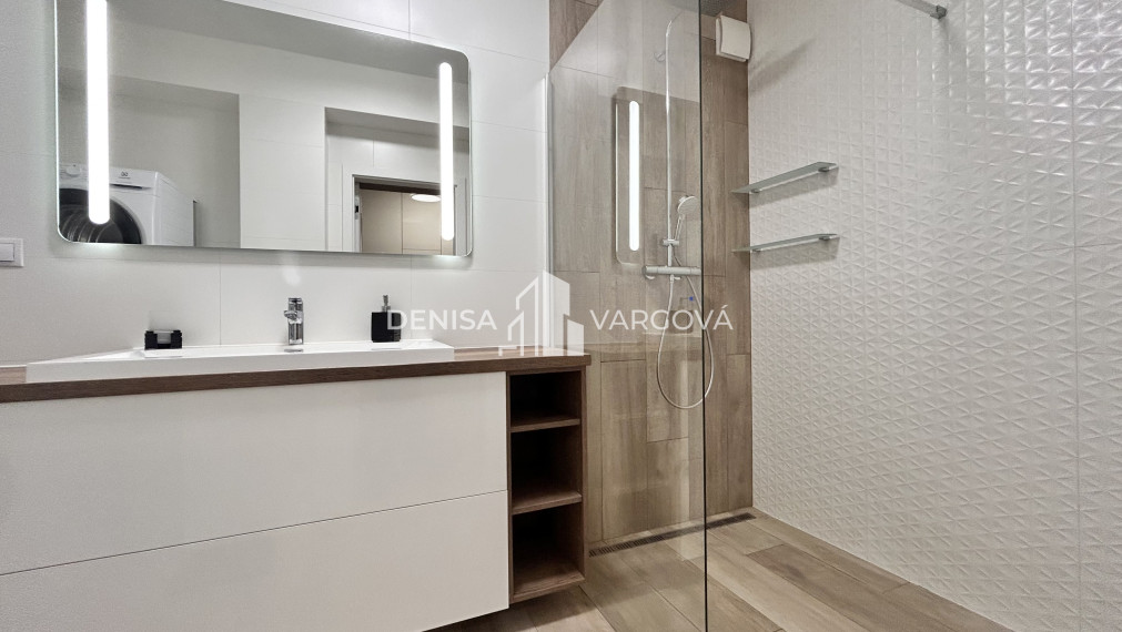 Prenájom: TOP bývanie, 2i byt na Belvederi, BB - 66,85m² s loggiou a garážovým státím