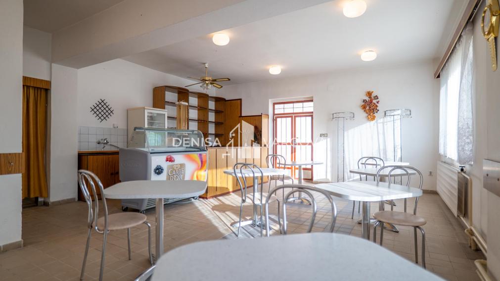 Polyfunkčná budova s podkrovím, na bývanie aj podnikanie