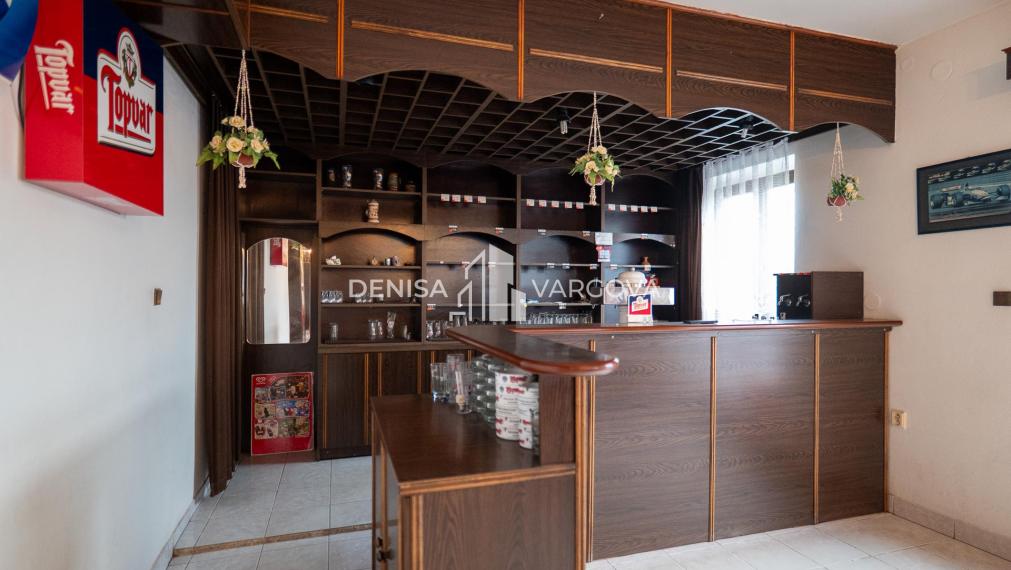 Polyfunkčná budova s podkrovím, na bývanie aj podnikanie