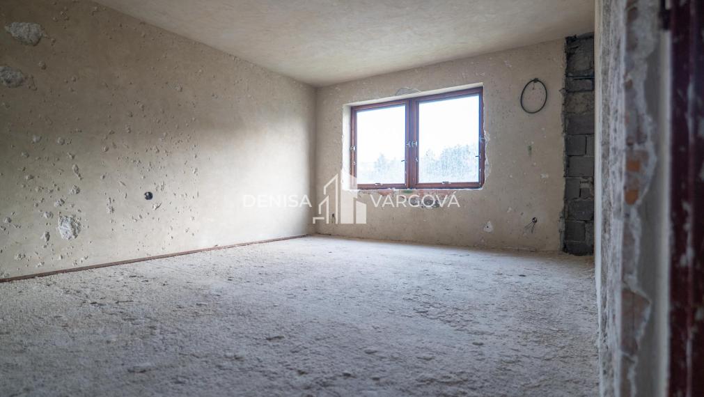 Polyfunkčná budova s podkrovím, na bývanie aj podnikanie