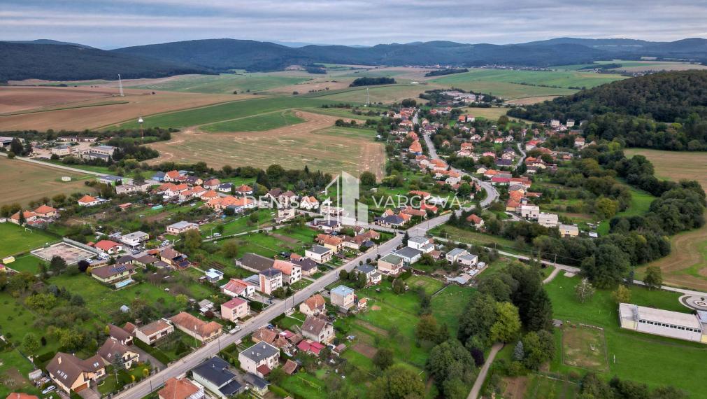 Polyfunkčná budova s podkrovím, na bývanie aj podnikanie