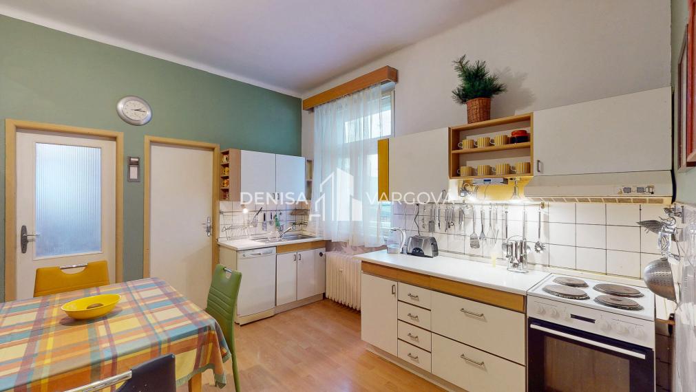 Predaj 4,5i byt s dušou histórie a pokojom, uprostred centra BB