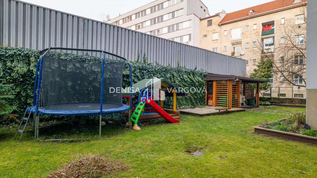 Predaj 4,5i byt s dušou histórie a pokojom, uprostred centra BB