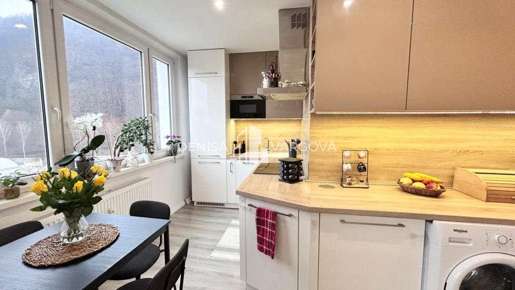 Veľký 2i byt s rozlohou  64,8 m² s potenciálom 3i, Radvaň