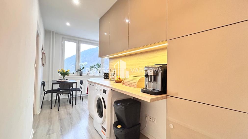 Veľký 2i byt s rozlohou  64,8 m² s potenciálom 3i, Radvaň