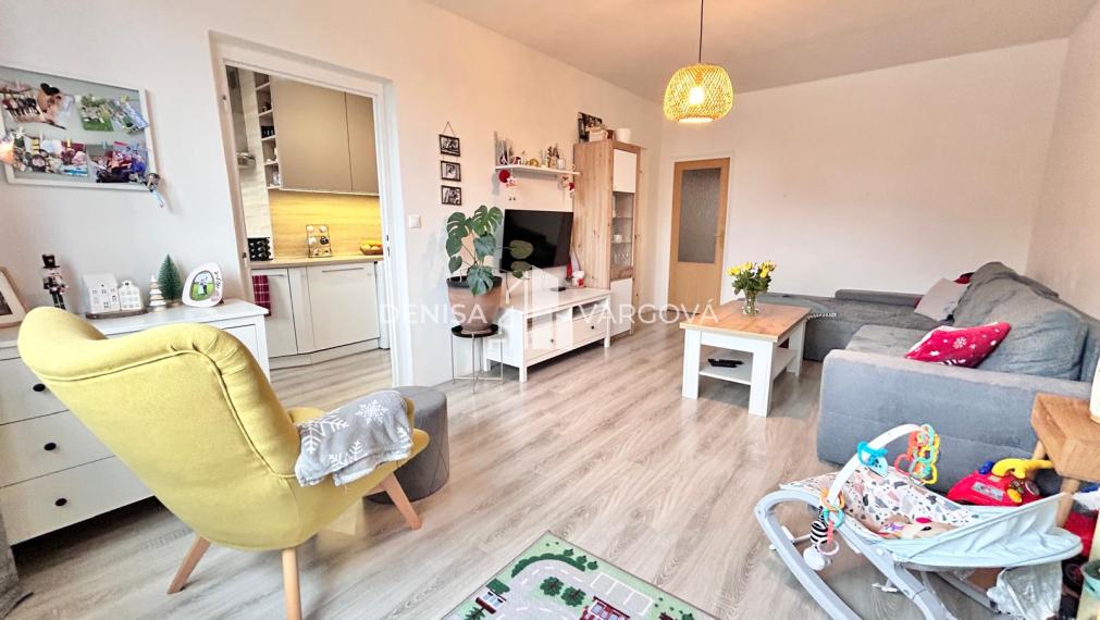 Veľký 2i byt s rozlohou  64,8 m² s potenciálom 3i, Radvaň