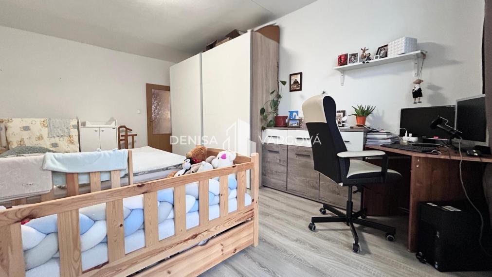 Veľký 2i byt s rozlohou  64,8 m² s potenciálom 3i, Radvaň