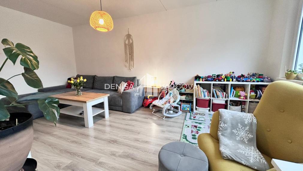 Veľký 2i byt s rozlohou  64,8 m² s potenciálom 3i, Radvaň