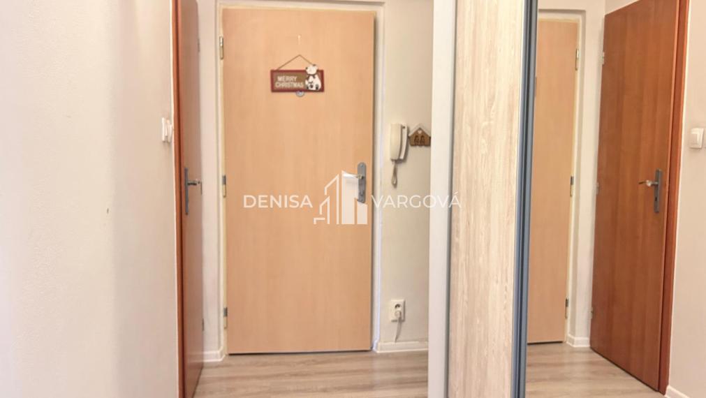 Veľký 2i byt s rozlohou  64,8 m² s potenciálom 3i, Radvaň