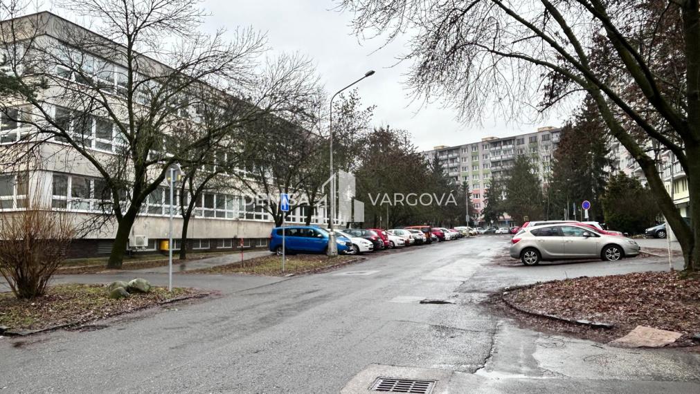 Veľký 2i byt s rozlohou  64,8 m² s potenciálom 3i, Radvaň