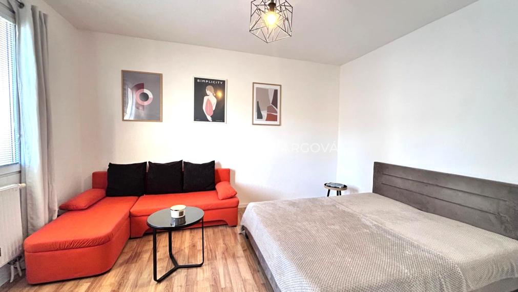 Jednoizbový byt na predaj - Lazovná ul., BB