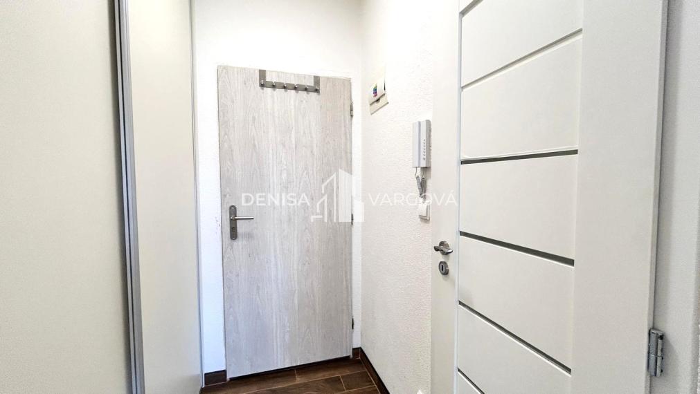 Jednoizbový byt na predaj - Lazovná ul., BB