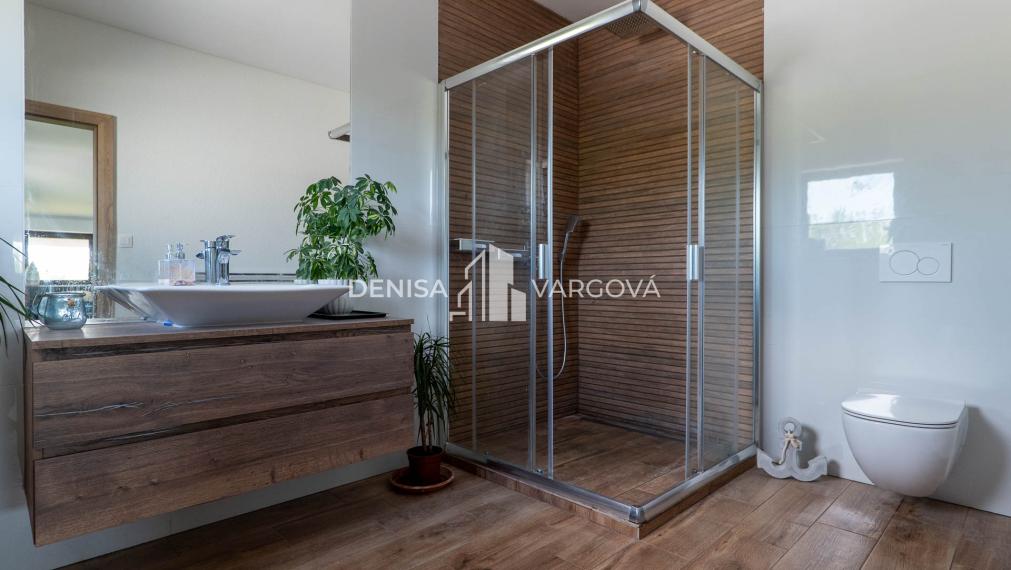 Exkluzívne rodinné sídlo s panoramatickým výhľadom - Topoľčianky