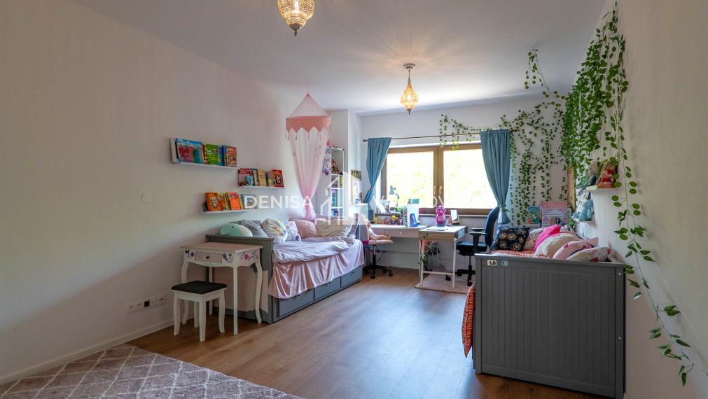 Exkluzívne rodinné sídlo s panoramatickým výhľadom - Topoľčianky
