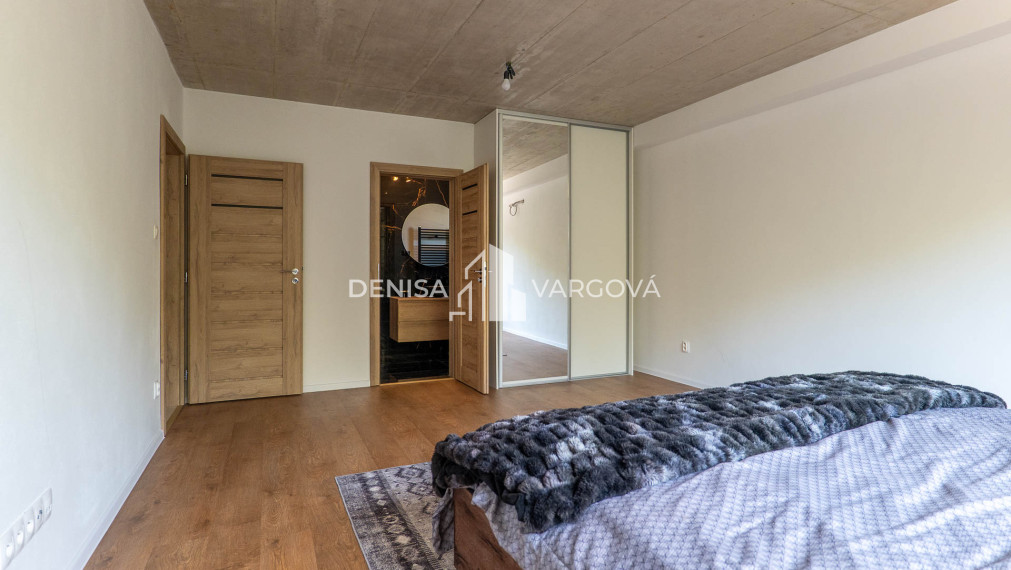 Exkluzívne rodinné sídlo s panoramatickým výhľadom - Topoľčianky