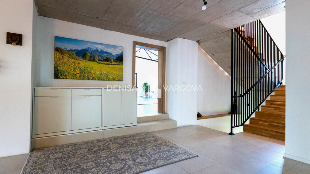 Exkluzívne rodinné sídlo s panoramatickým výhľadom - Topoľčianky