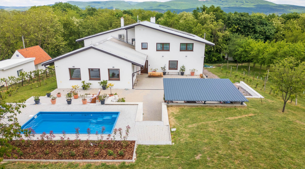 Exkluzívne rodinné sídlo s panoramatickým výhľadom - Topoľčianky