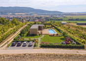 PREDAJ | Slnečný pozemok 3057 m² – Topoľčianky, okres Zlaté Moravce - fotografia 2