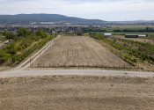 PREDAJ | Slnečný pozemok 3057 m² – Topoľčianky, okres Zlaté Moravce - fotografia 4