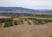 PREDAJ | Slnečný pozemok 3057 m² – Topoľčianky, okres Zlaté Moravce - fotografia 6
