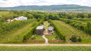 PREDAJ | Slnečný pozemok 1404 m² – Topoľčianky, okres Zlaté Moravce - fotografia 1