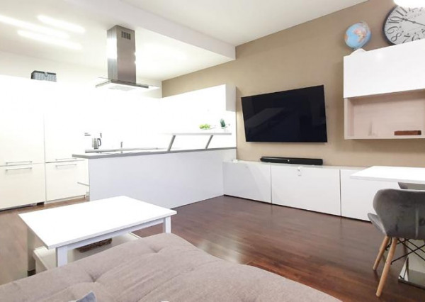 PREDANÉ - Na predaj priestranný 2i byt v centre mesta BB - 69,29 m²