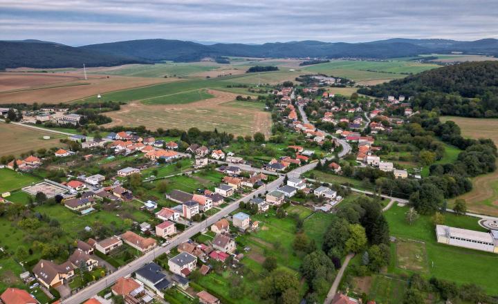 Polyfunkčná budova s podkrovím, na bývanie aj podnikanie - fotografia 15