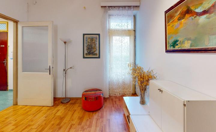 PREDANÉ - Predaj 4,5i byt uprostred centra BB - fotografia 4