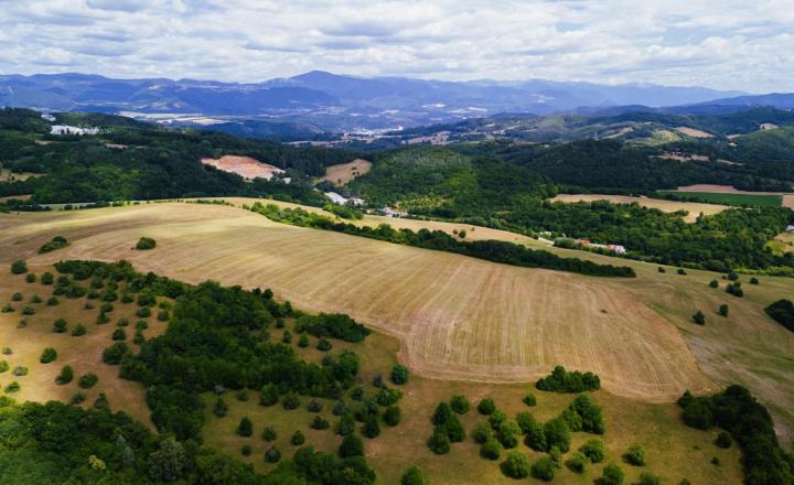 INVESTIČNÁ PRÍLEŽITOSŤ | Pozemok 65 780 m² pri Banskej Bystrici – Horná Mičiná - fotografia 3