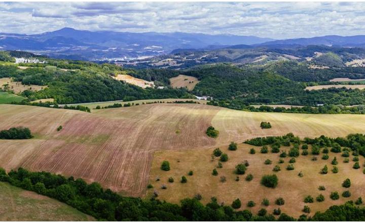 INVESTIČNÁ PRÍLEŽITOSŤ | Pozemok 65 780 m² pri Banskej Bystrici – Horná Mičiná - fotografia 4
