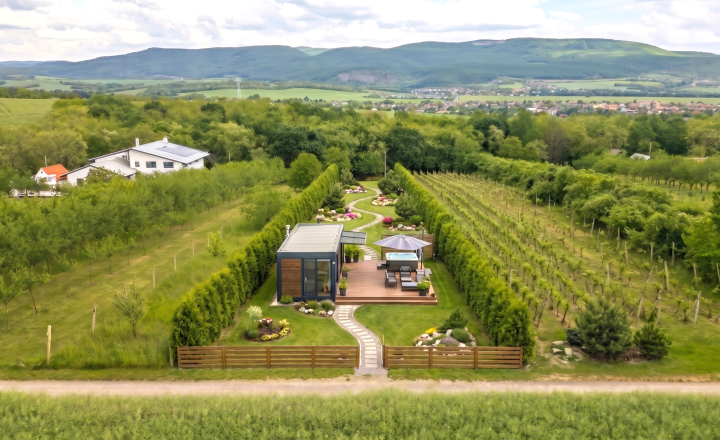 PREDAJ | Slnečný pozemok 1404 m² – Topoľčianky, okres Zlaté Moravce