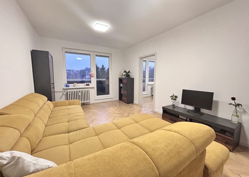 REZERVOVANÉ- Priestranný, rekonštruovaný 3i byt, Ružová ul.BB